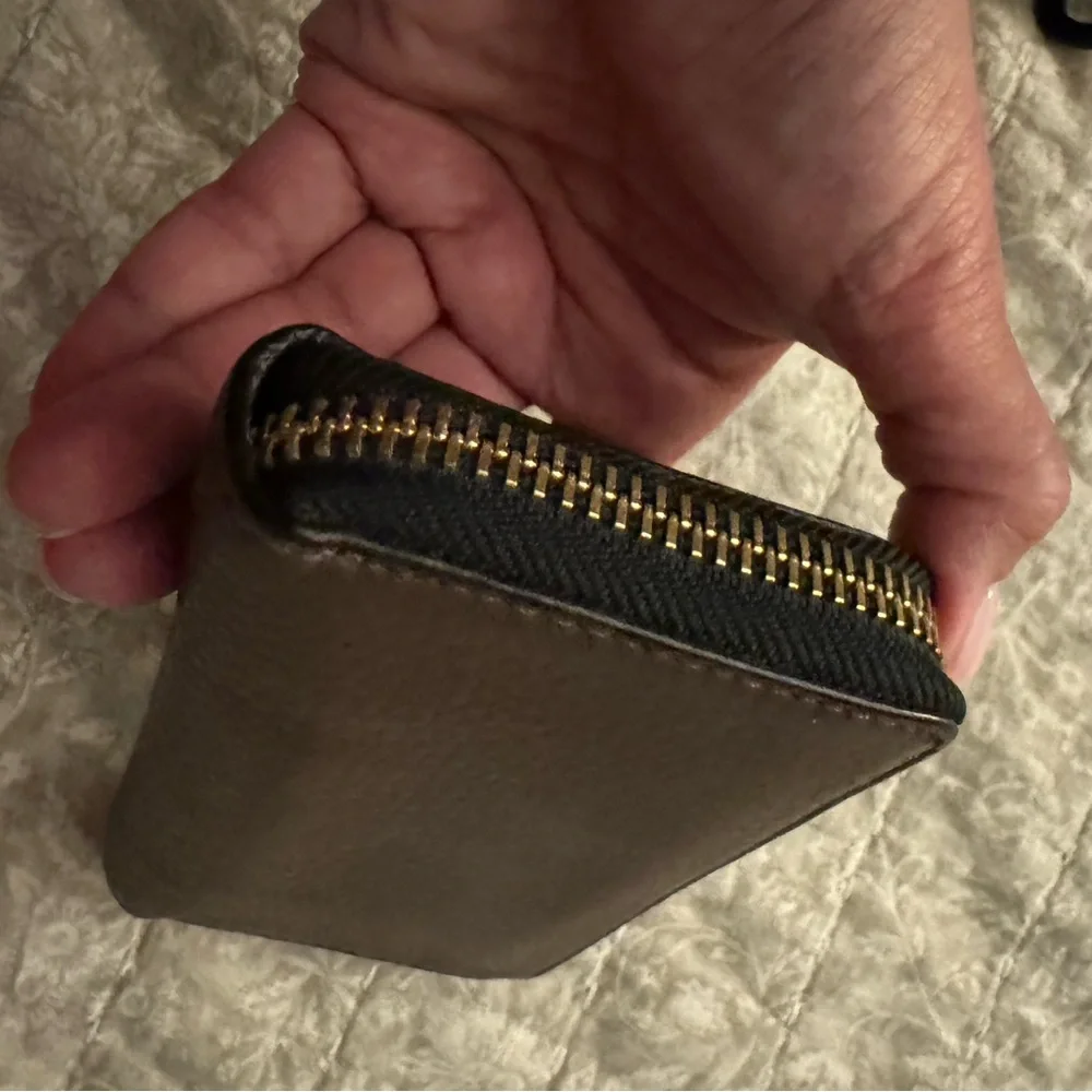 Tory Burch Pebbled Brown Wallet with Gold Emblem - Picture 6 of 8